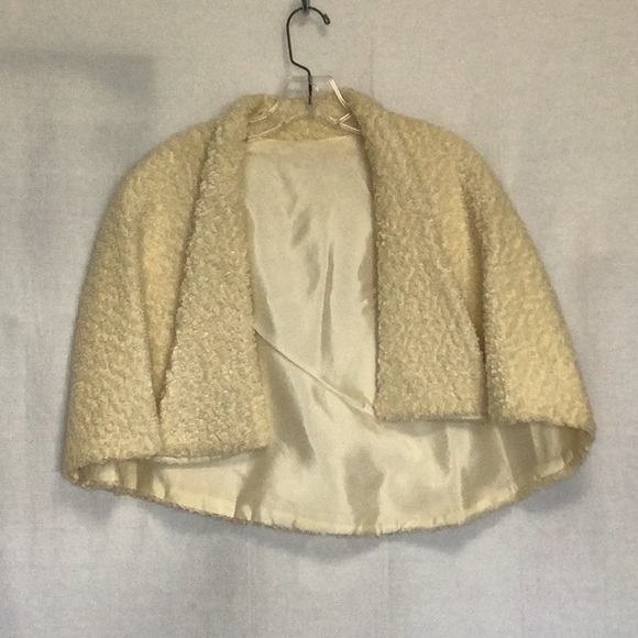 VINTAGE 1950s Cream Bouclé Sateen Lined Cape Old Money Glam One Size - Picture 8 of 14
